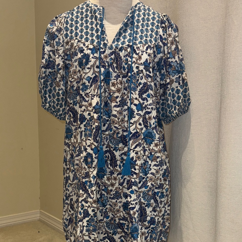 Dress - Picture 2 of 6